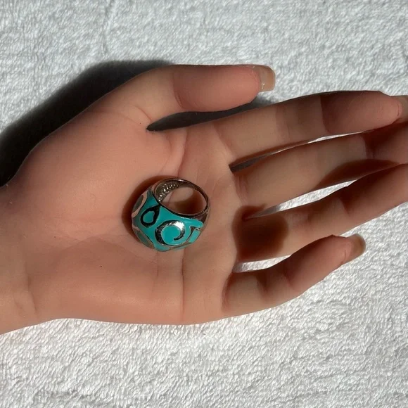 Bold Silver Tone & Enamel Teal Statement Ring, Size 8 - Picture 9 of 10